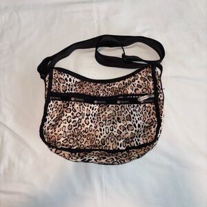 LeSportSac Y2K 90’s Leopard Print Purse/Shoulder Bag